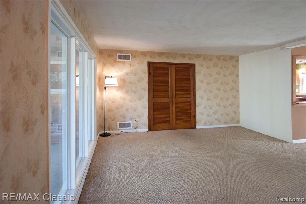 4836 Sundew Street, Commerce Twp, MI 48382 — Photo 7