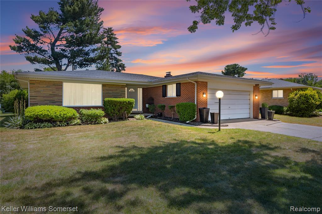 14154 Fenton, Redford, MI 48239