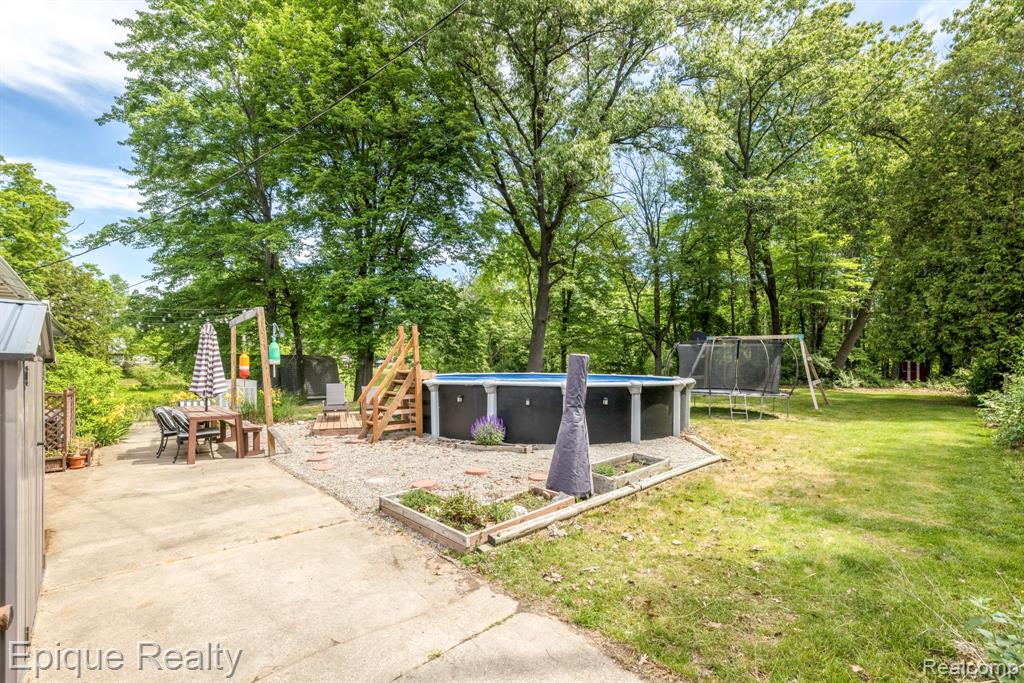 3750 Parker Road, Fort Gratiot, MI 48059 — Photo 4