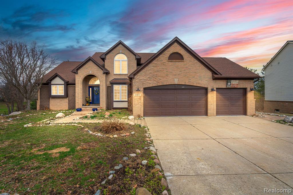 46070 EDGEWATER Drive, Chesterfield, MI, 48047