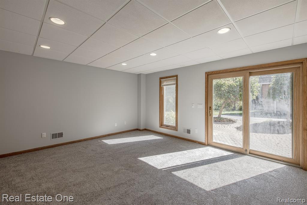 5690 White Lake Road, Clarkston, MI — Photo 58