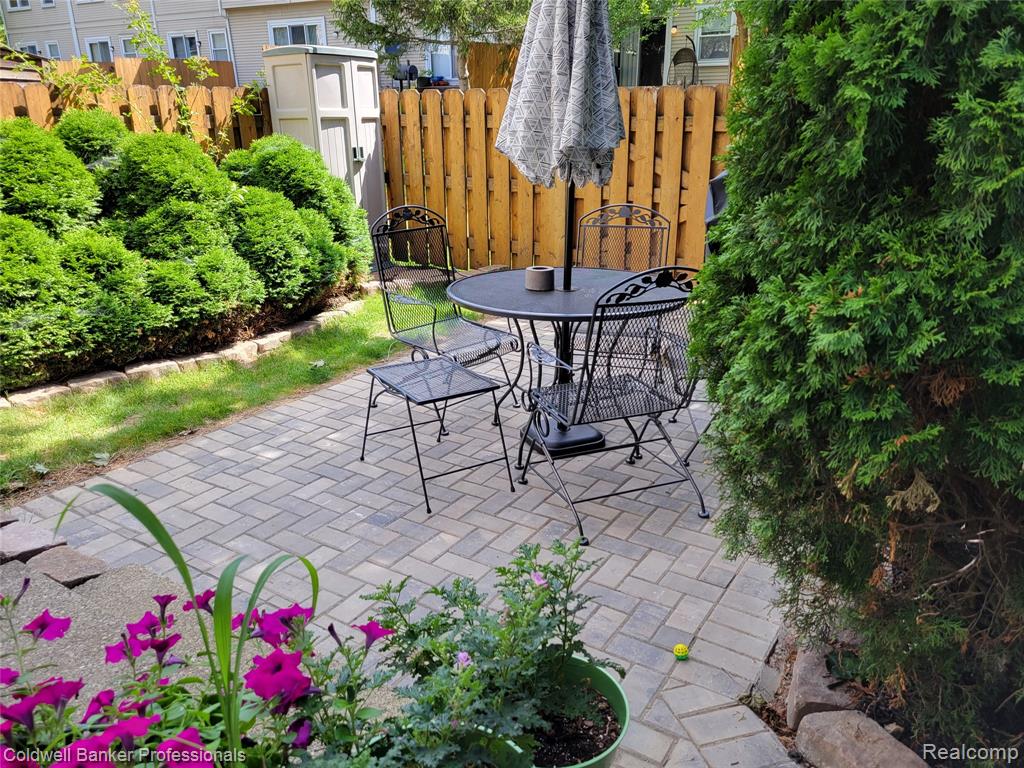 900 Little Hill Court, Rochester Hills, MI 48307 — Photo 4