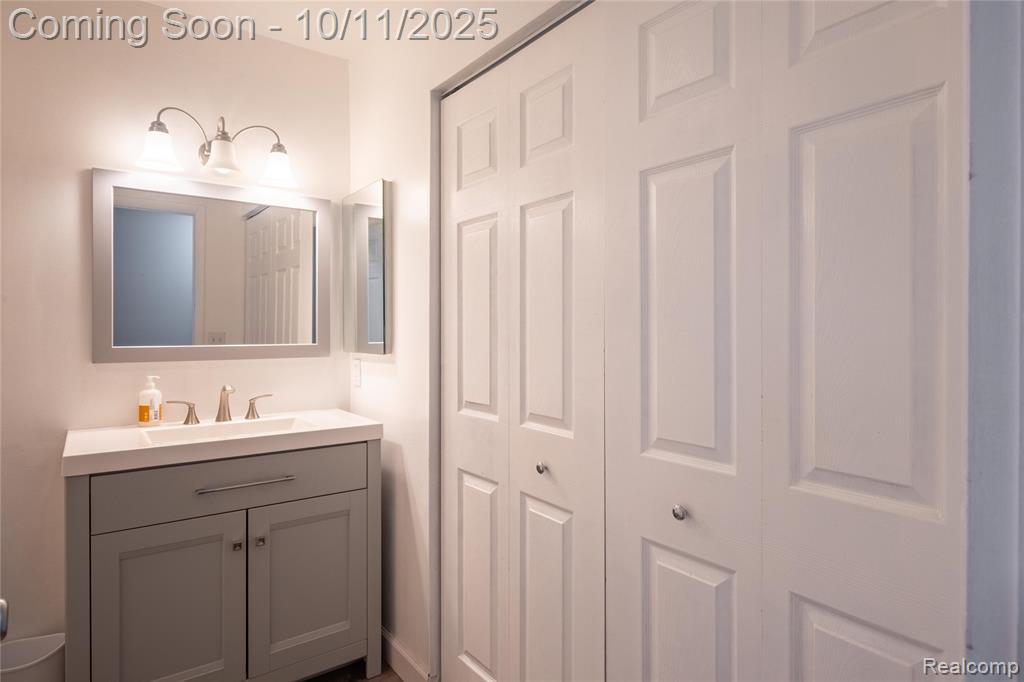 1481 E Chateau Vert Street, Ypsilanti, MI 48197 — Photo 16