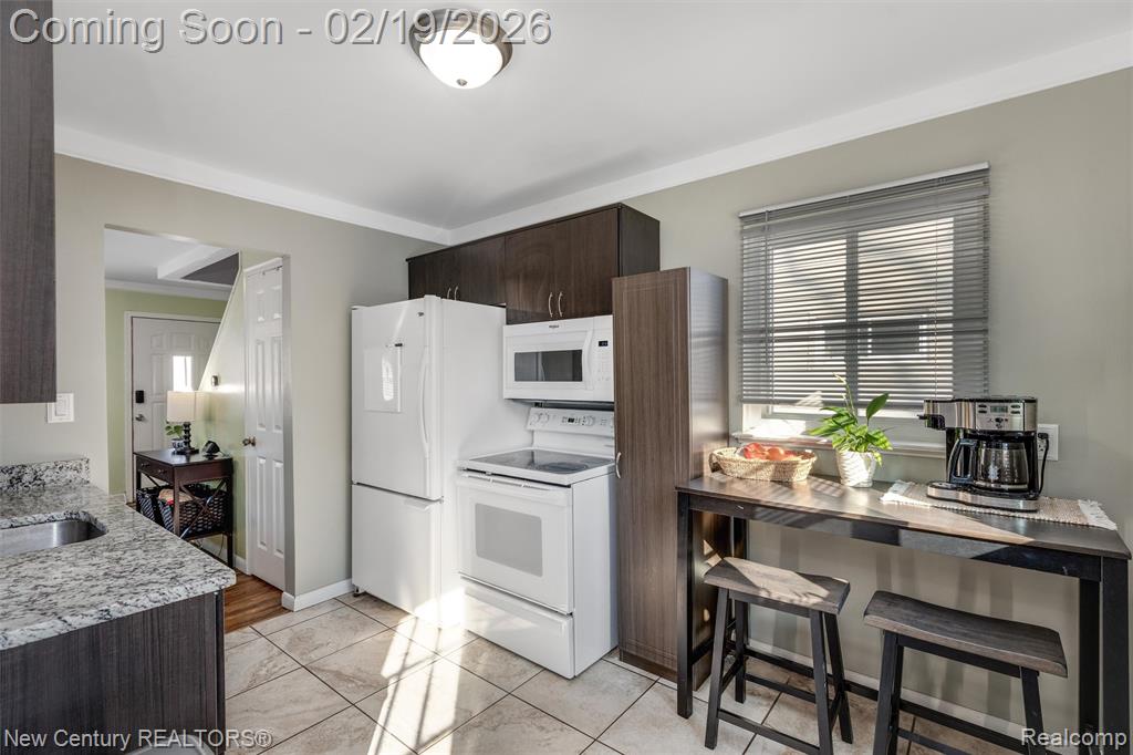 896 E Dallas Avenue, Madison Heights, MI 48071 — Photo 14