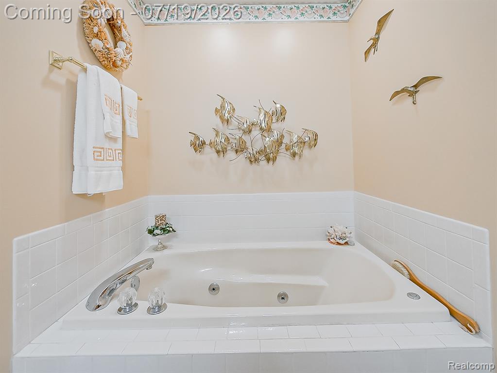 43461 Pointe Drive, Clinton Twp, MI 48038 — Photo 25