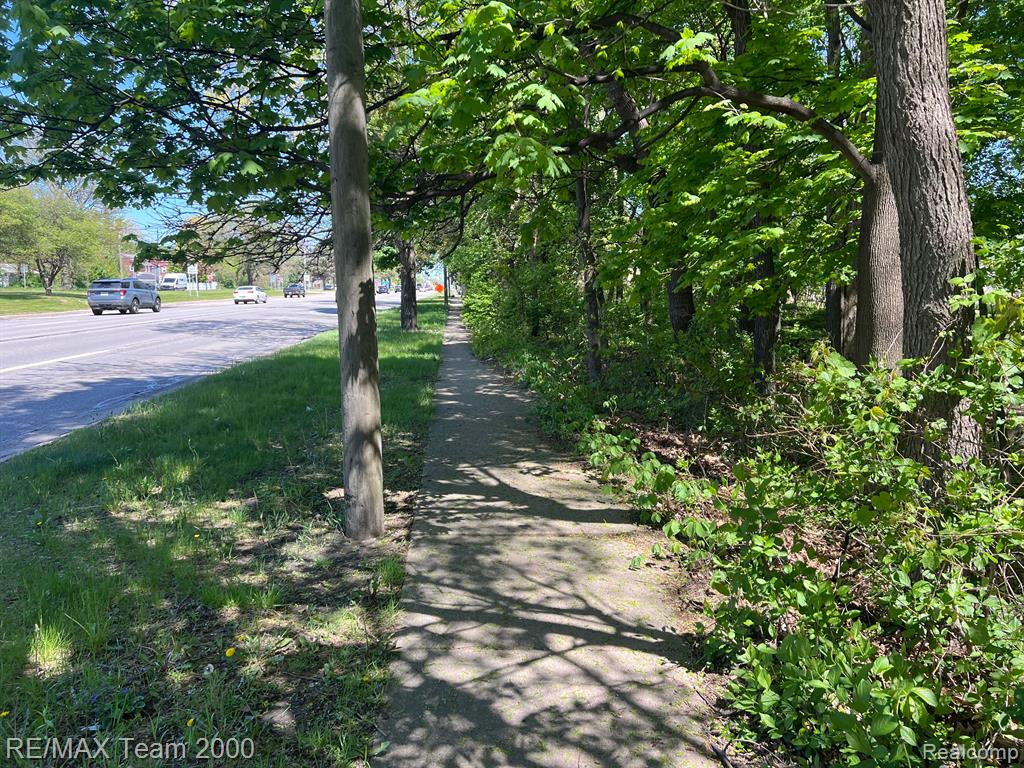 425 S TELEGRAPH Road, Dearborn, MI 48124 — Photo 4