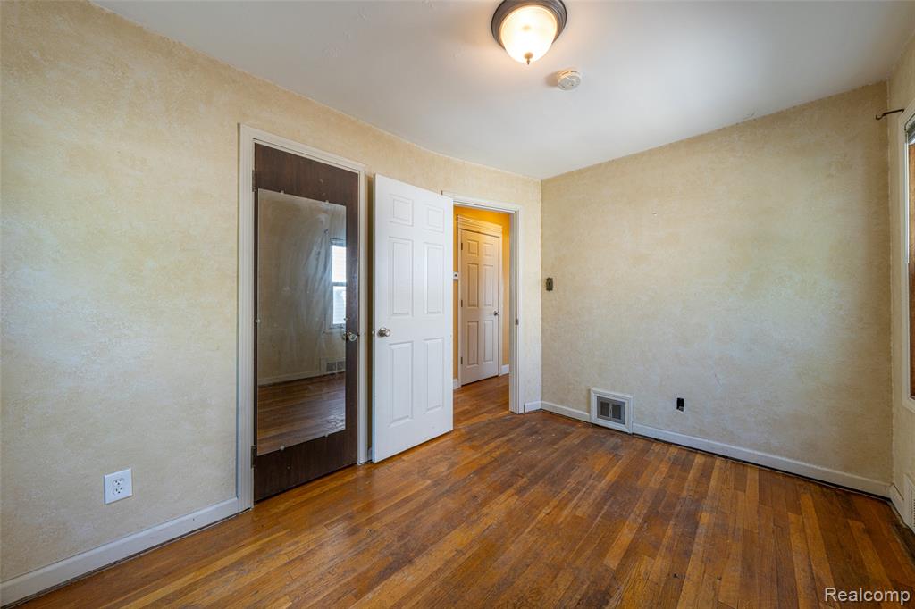 8272 Coolidge, Center Line, MI 48015 — Photo 19