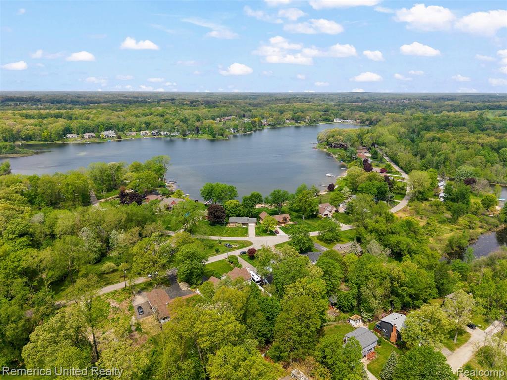 4375 Irene Drive, Howell, MI 48843 — Photo 14