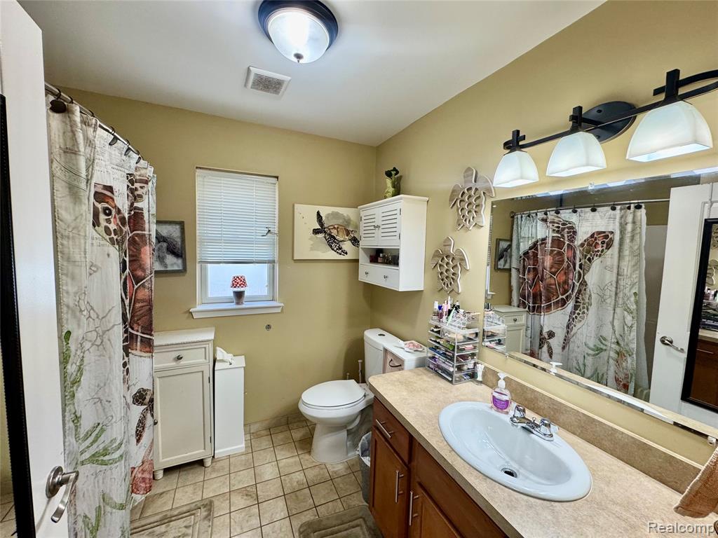 456 Vinewood Street, Wyandotte, MI 48192 — Photo 9