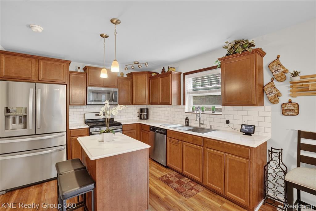 7067 Glenmeadow Court, Grand Blanc, MI 48439 — Photo 21