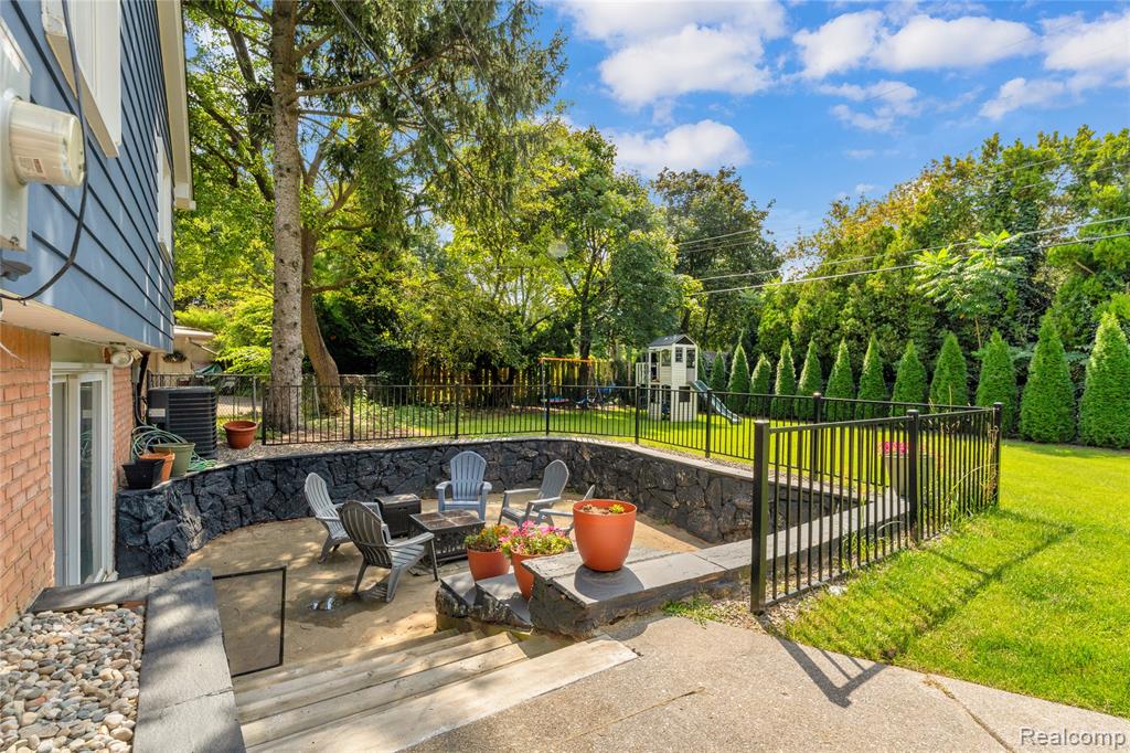 6736 Timber Ridge Drive, Bloomfield Hills, MI 48301 — Photo 29
