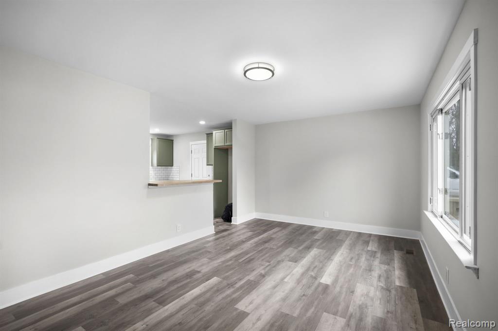 7335 N ELMS Road, Flushing, MI 48433 — Photo 4