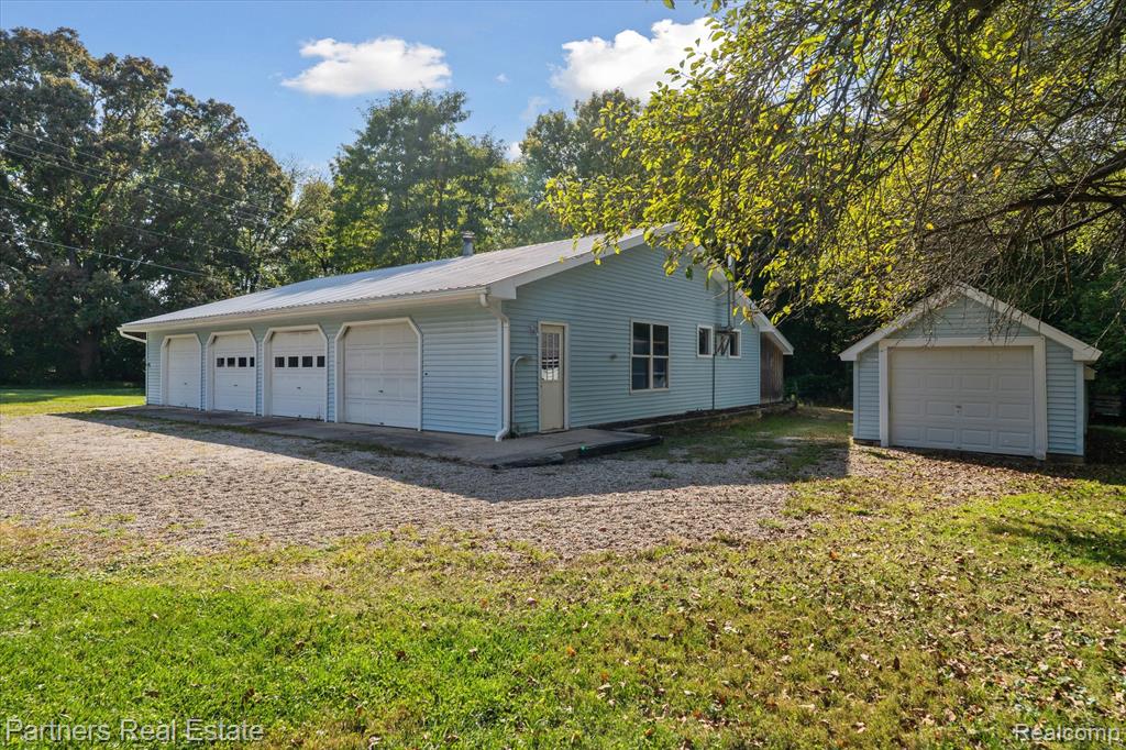 6505 Strawberry Lake Road, Hamburg, MI — Photo 46