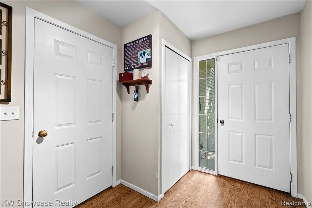 4665 Lakeborn Drive, White Lake, MI 48383 — Photo 6