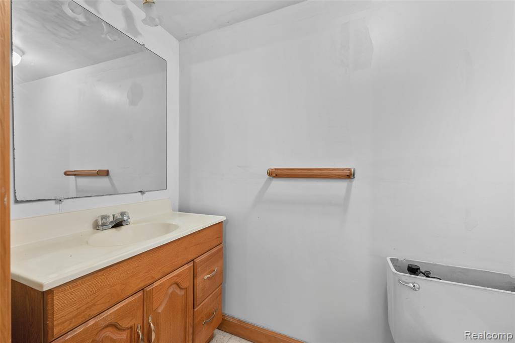 9450 Continental Drive, Taylor, MI 48180 — Photo 39