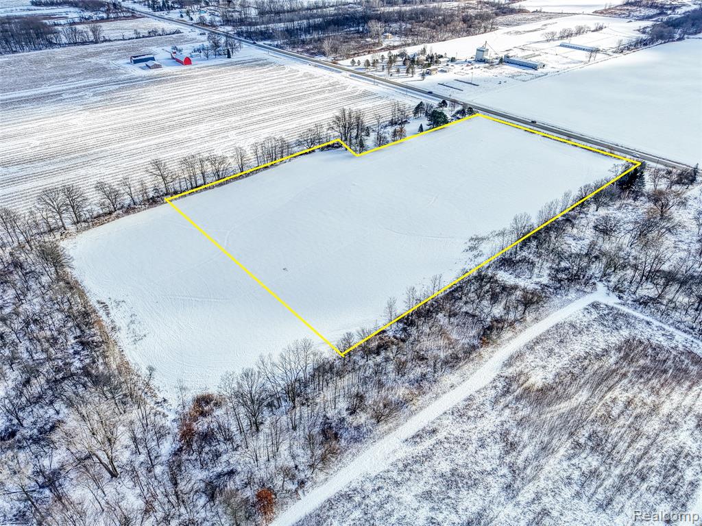 VL Fred Moore, St. Clair, MI 48079 — Photo 8