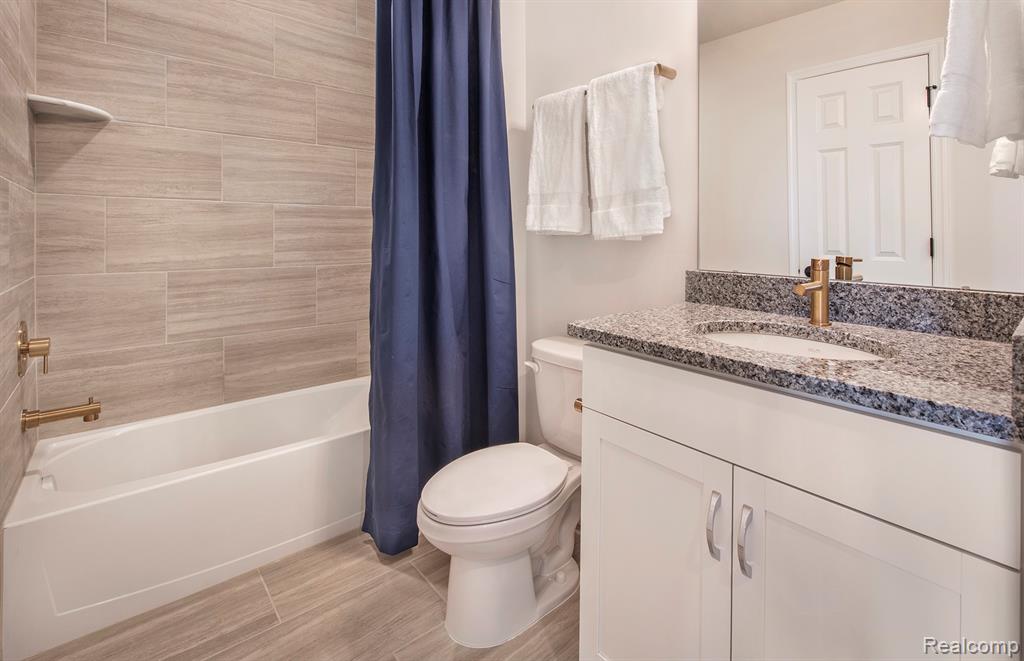 4380 Warbler Lane, Milford, MI 48381 — Photo 11