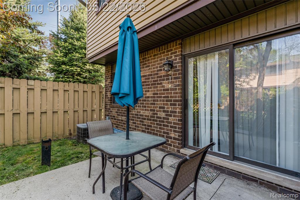 32105 W 12 Mile Road, Farmington, MI 48334 — Photo 31