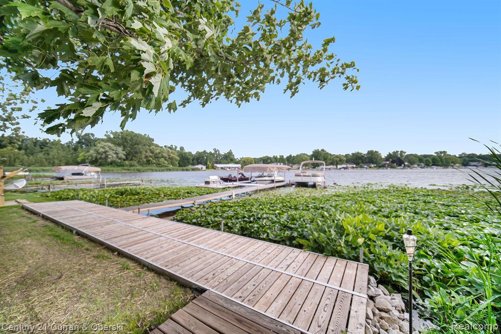 504 Olcott Lake Drive, Jackson, MI 49201 — Photo 9