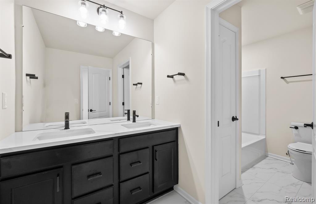 4038 Nottingham Circle, Clarkston, MI — Photo 11