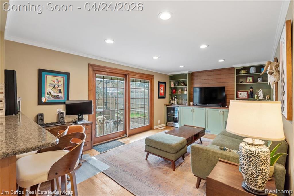 919 Cook Road, Grosse Pointe Woods, MI 48236 — Photo 10