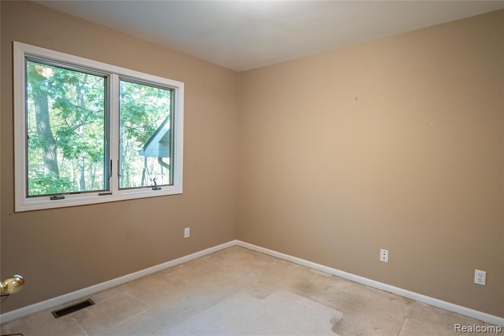 11410 Tall Shadows Court, Pinckney, MI 48169 — Photo 31