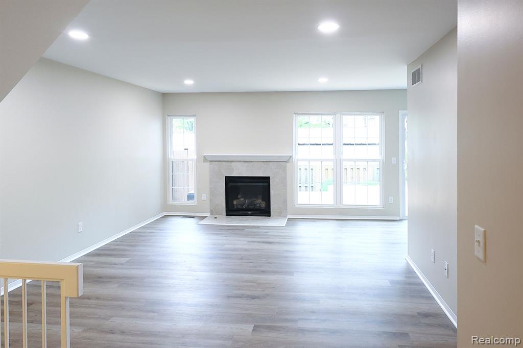 25151 GREENBROOKE Drive, Southfield, MI 48033 — Photo 12