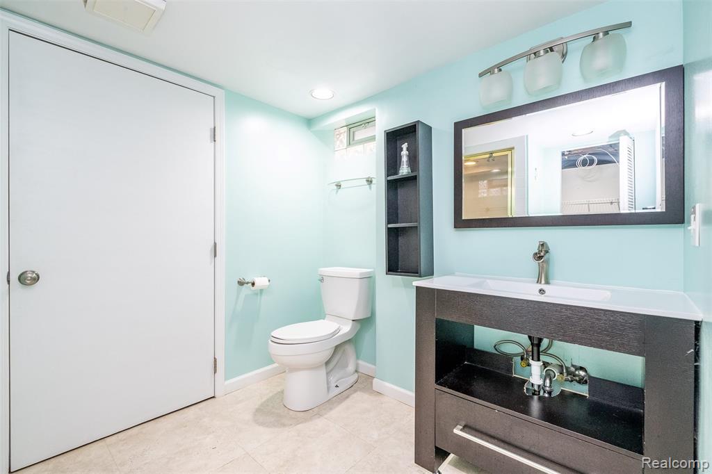 807 Vermont Avenue, Royal Oak, MI 48067 — Photo 35