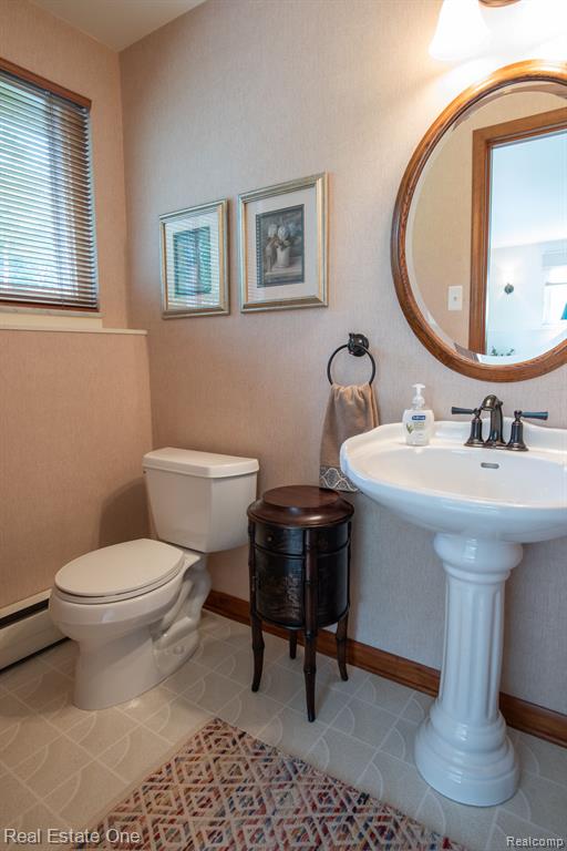 915 BRANTFORD Road, Rochester, MI 48306 — Photo 22