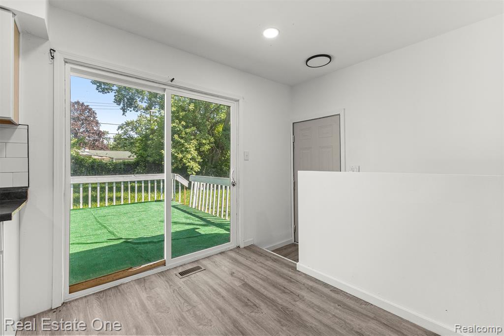 29522 Grandview Street, Inkster, MI 48141 — Photo 12