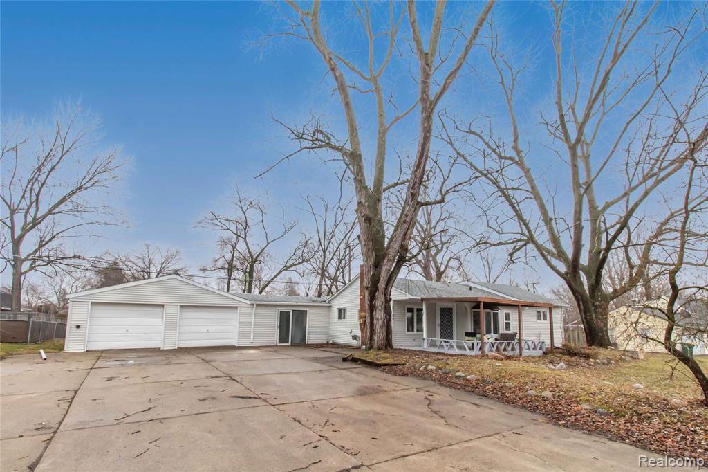 25376 Lyncastle Street, Farmington, MI, 48336