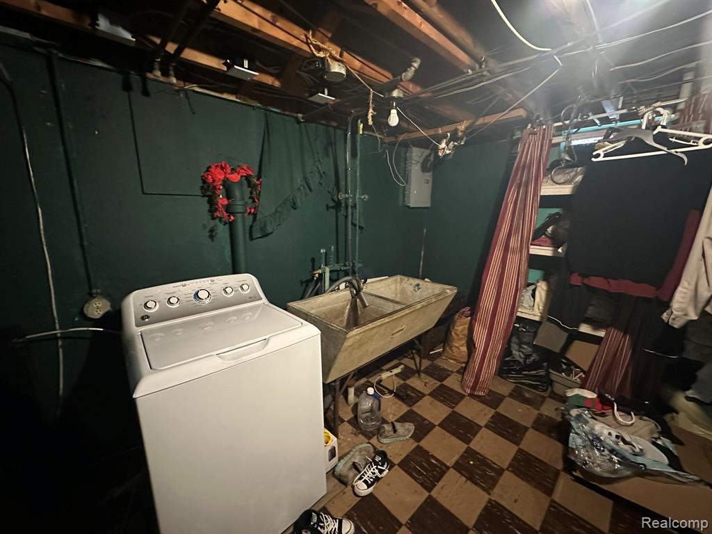 19429 Winthrop Street, Detroit, MI 48235 — Photo 22