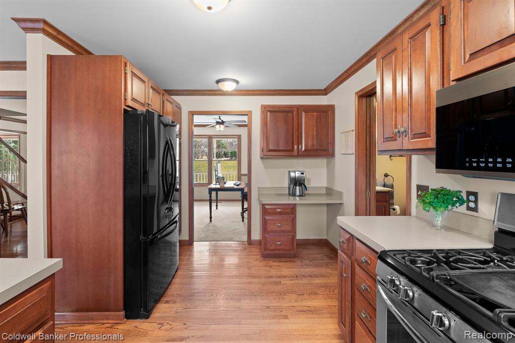 6253 7 MILE Road, South Lyon, MI 48178 — Photo 19
