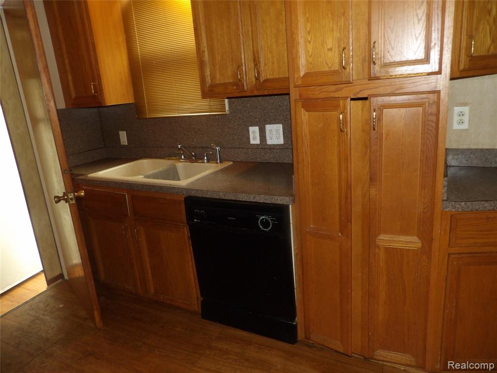 8235 Prest Street, Detroit, MI 48228 — Photo 14