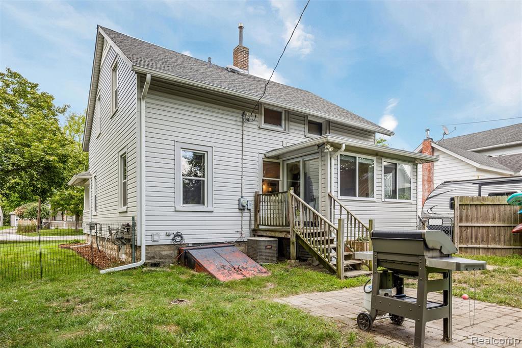 709 E Clinton Street, Howell, MI 48843 — Photo 26