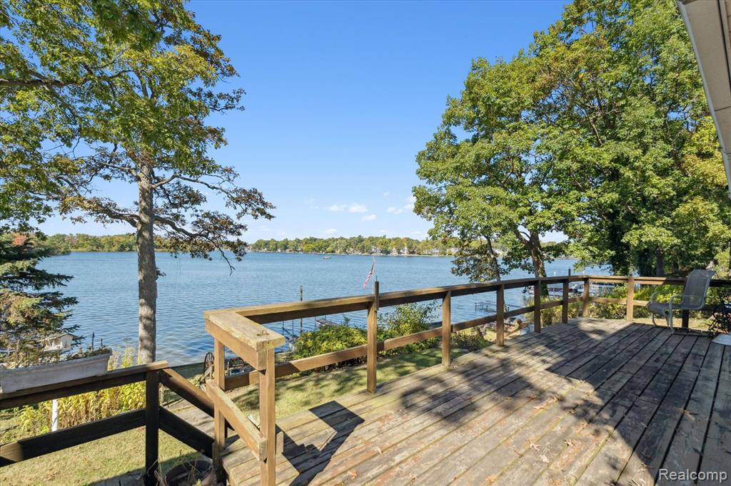 16372 Oak Hill Drive, Fenton, MI 48430 — Photo 3