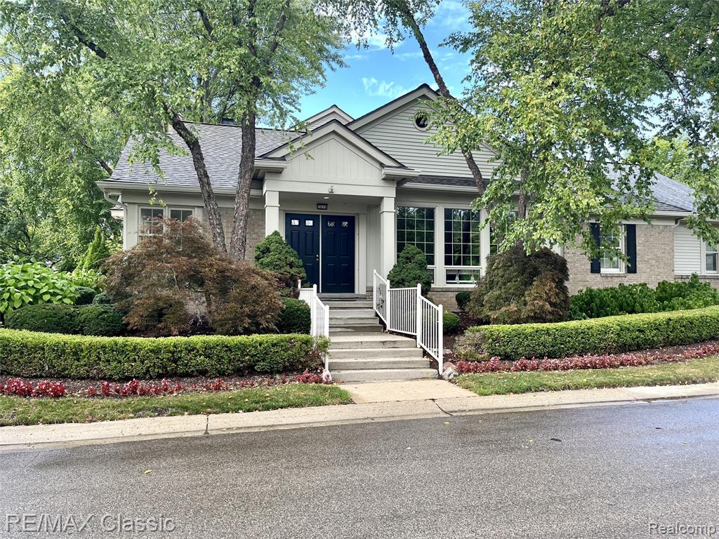 7663 Danbury Circle, West Bloomfield, MI — Photo 28
