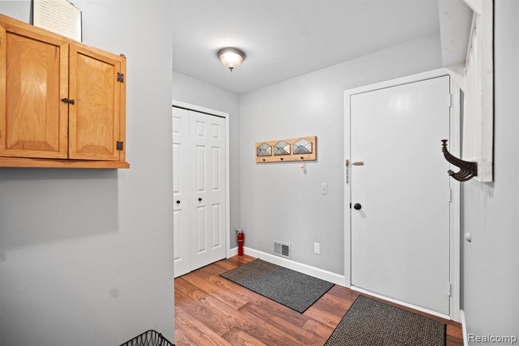 4386 Kelly Circle Drive, Commerce Twp, MI 48390 — Photo 18