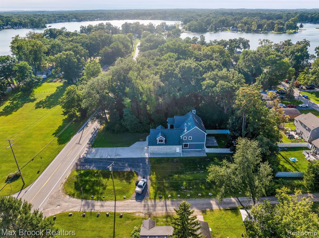 8330 COOLEY LAKE Road, Commerce Twp, MI 48382 — Photo 42