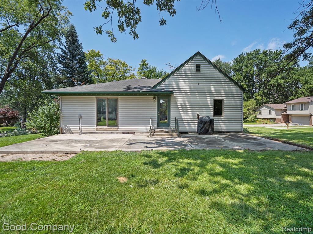 210 SCHRUM Drive, Whitmore Lake, MI 48189 — Photo 25