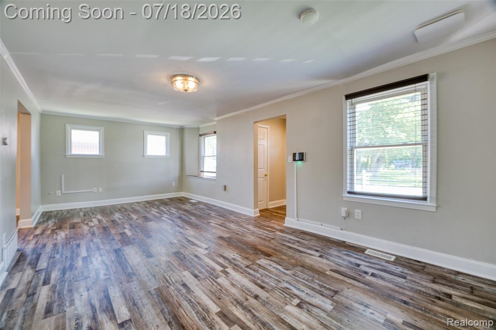 5660 Kingston Street, Dearborn Heights, MI 48125 — Photo 10