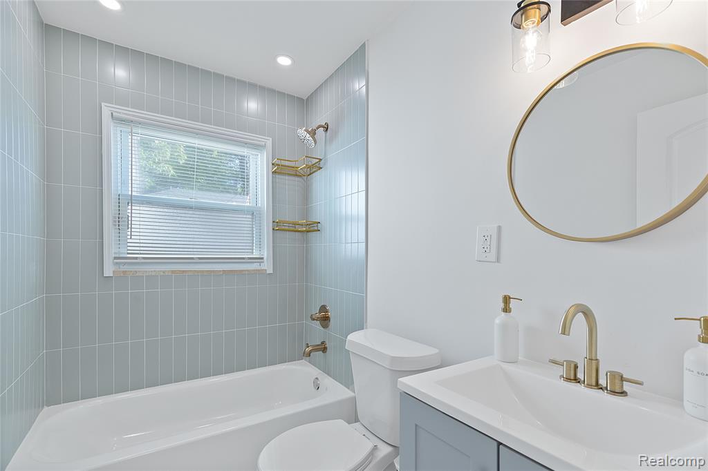 6750 Jackson Avenue, Warren, MI 48091 — Photo 13