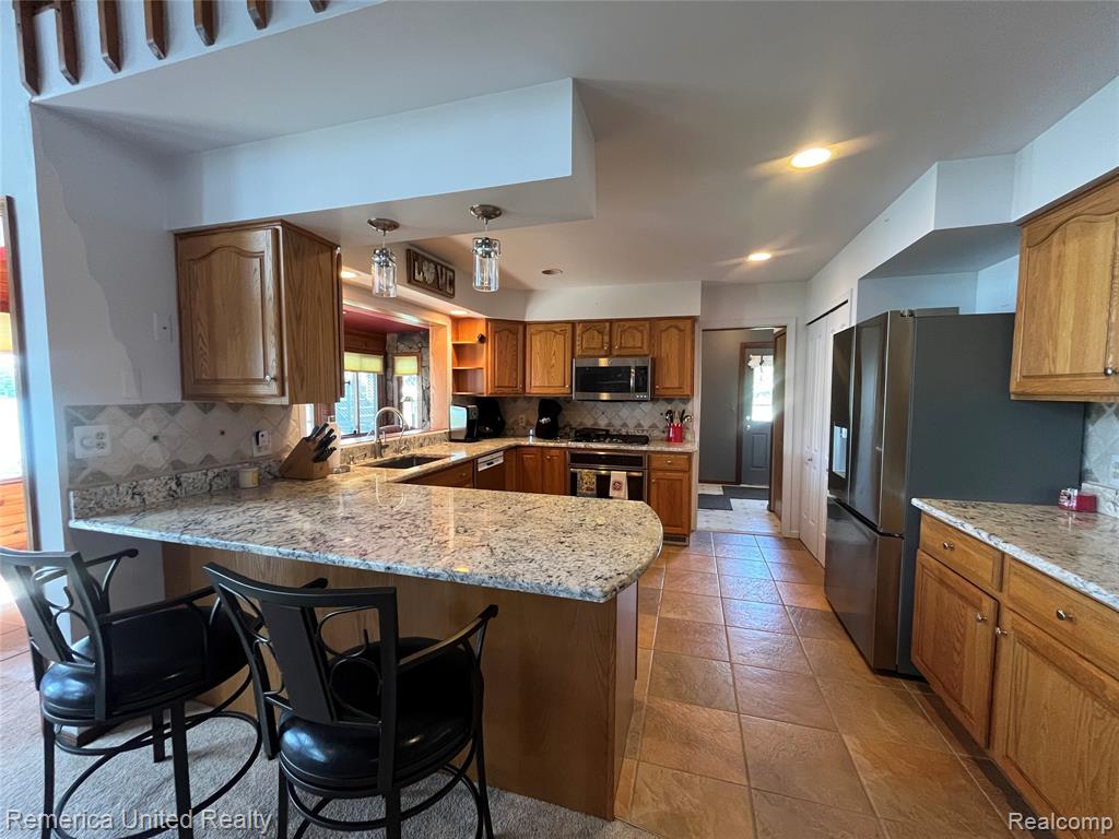 4533 Horseshoe Drive, Waterford, MI 48328 — Photo 11