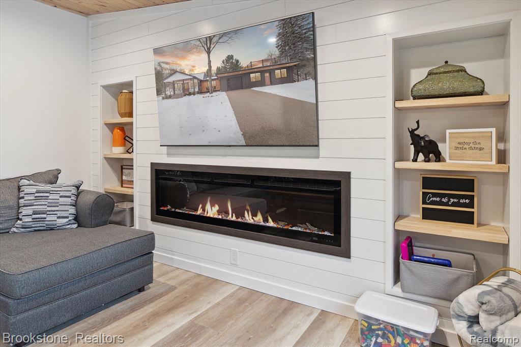6245 W HIGGINS LAKE Drive, Roscommon, MI 48653 — Photo 29