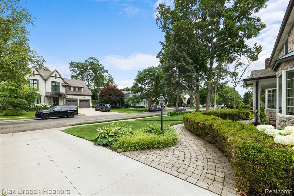 639 N Glenhurst Drive, Birmingham, MI 48009 — Photo 18