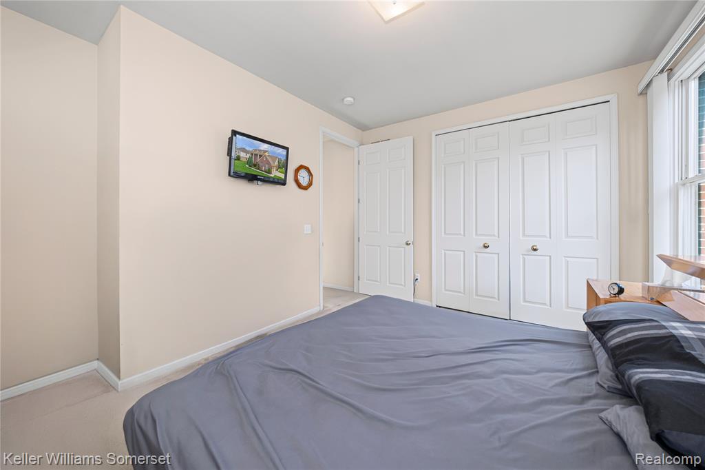 41659 Touchstone Drive, Sterling Heights, MI 48314 — Photo 38
