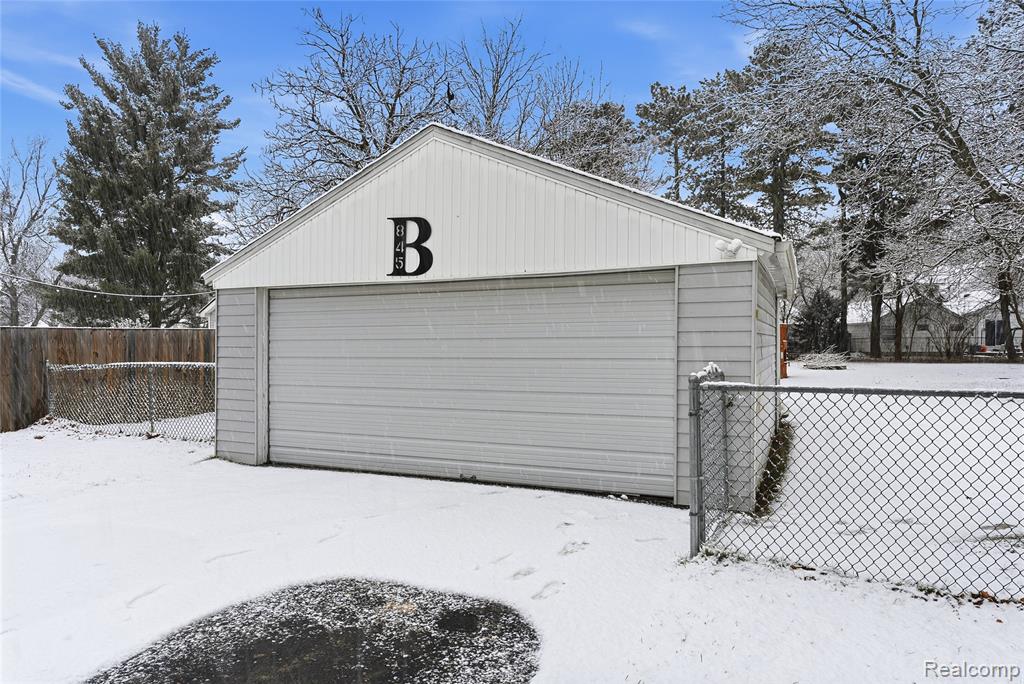 845 Olive Street, Oxford, MI 48371 — Photo 5
