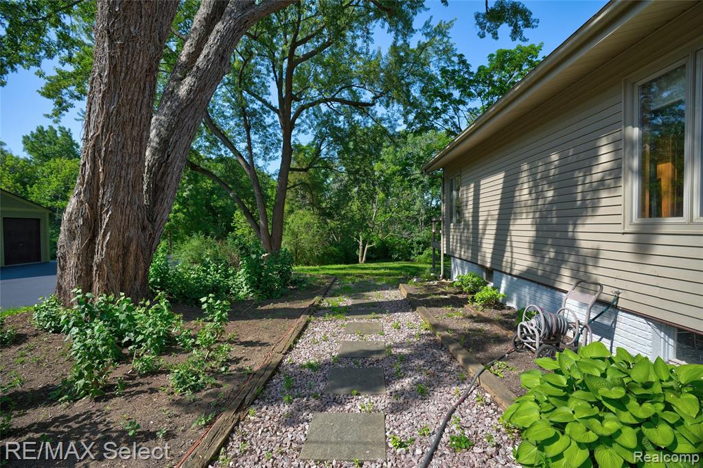 6605 Flushing Road, Flushing, MI 48433 — Photo 4