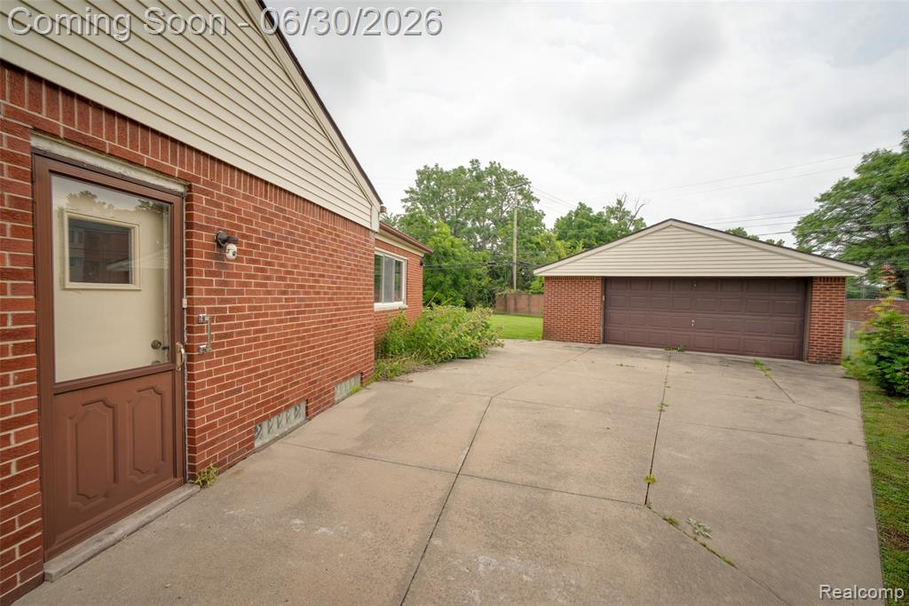 16944 Hans Court, Fraser, MI 48026 — Photo 23