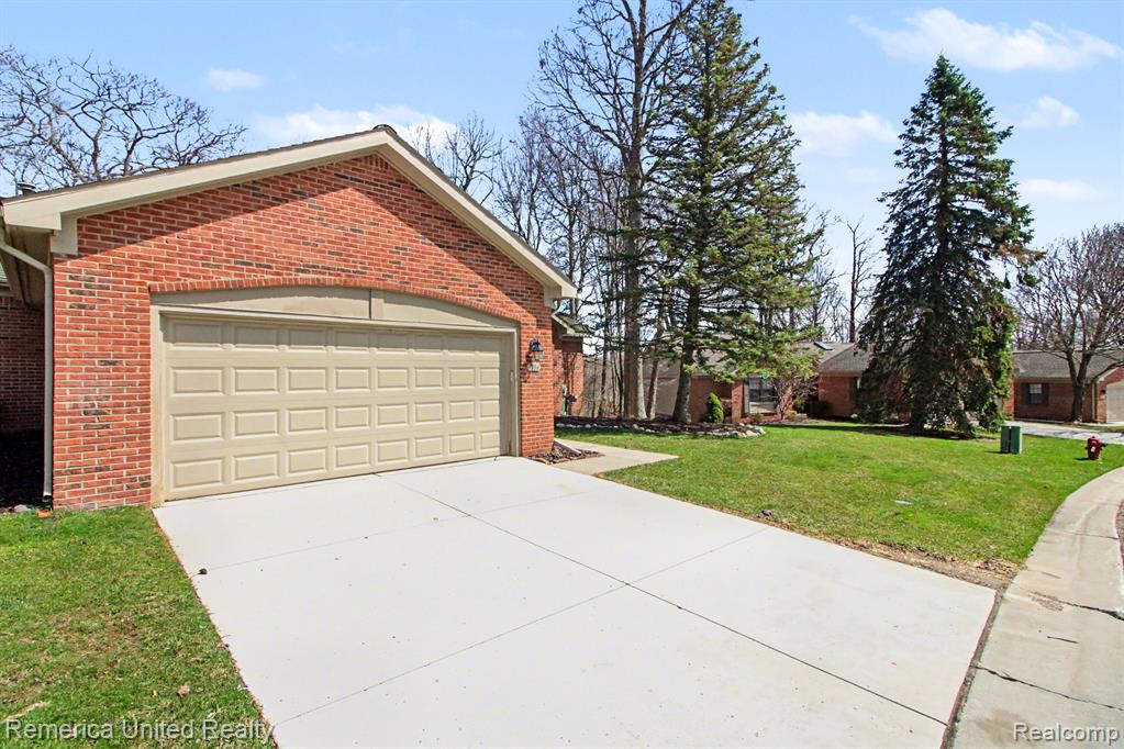 7184 Westchester Road, 125, West Bloomfield, MI — Photo 4
